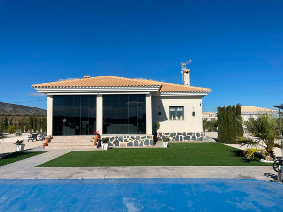 3-bedroom Detached Villa In Pinoso, Spain (120 M²)