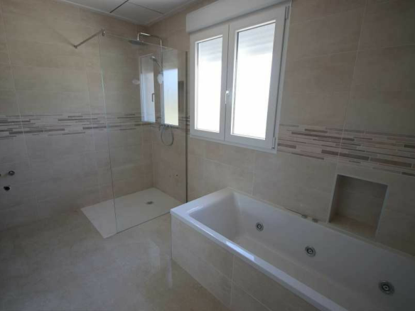 4-bedroom Detached Villa In Pinoso, Spain (220 M²)