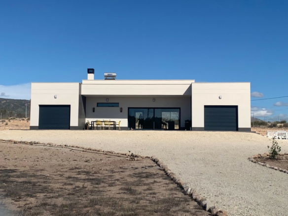 4-bedroom Detached Villa In Pinoso, Spain (165 M²)