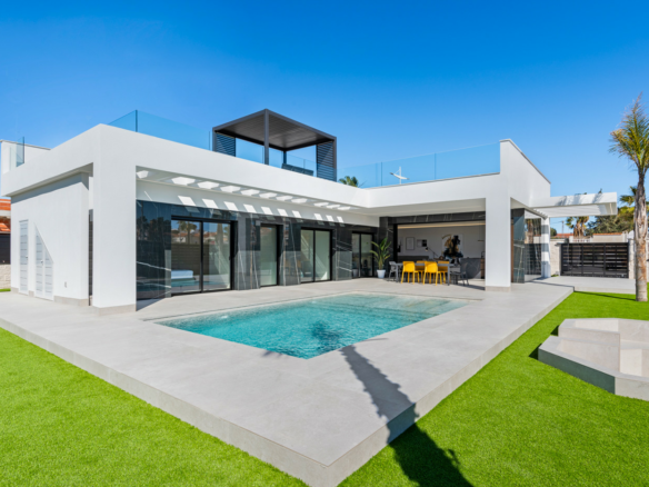 3-bedroom Detached Villa In La Finca Golf, Spain (129 M²)