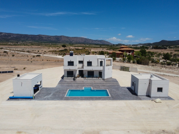 4-bedroom Detached Villa In Pinoso, Spain (180 M²)