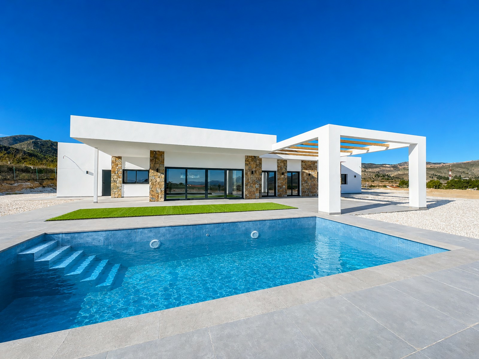 3-bedroom Detached Villa In La Romana, Spain (222 M²)