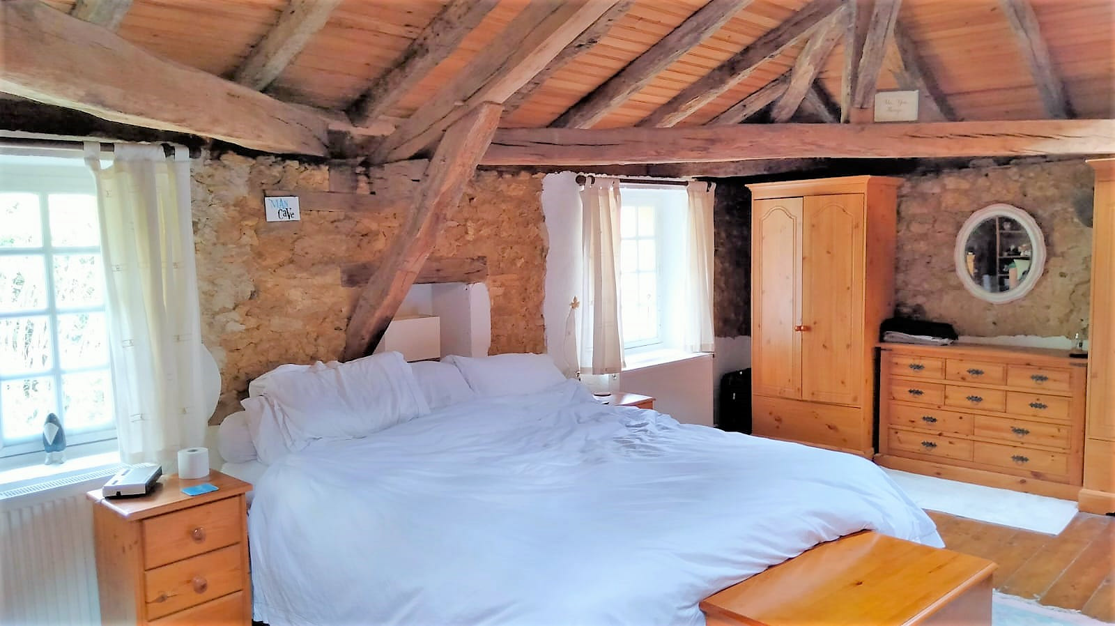 property_image_10njeqeh8m_20260920122052-7d161e 3-bedroom Country House In Roumazieres-loubert, France (170 M²)