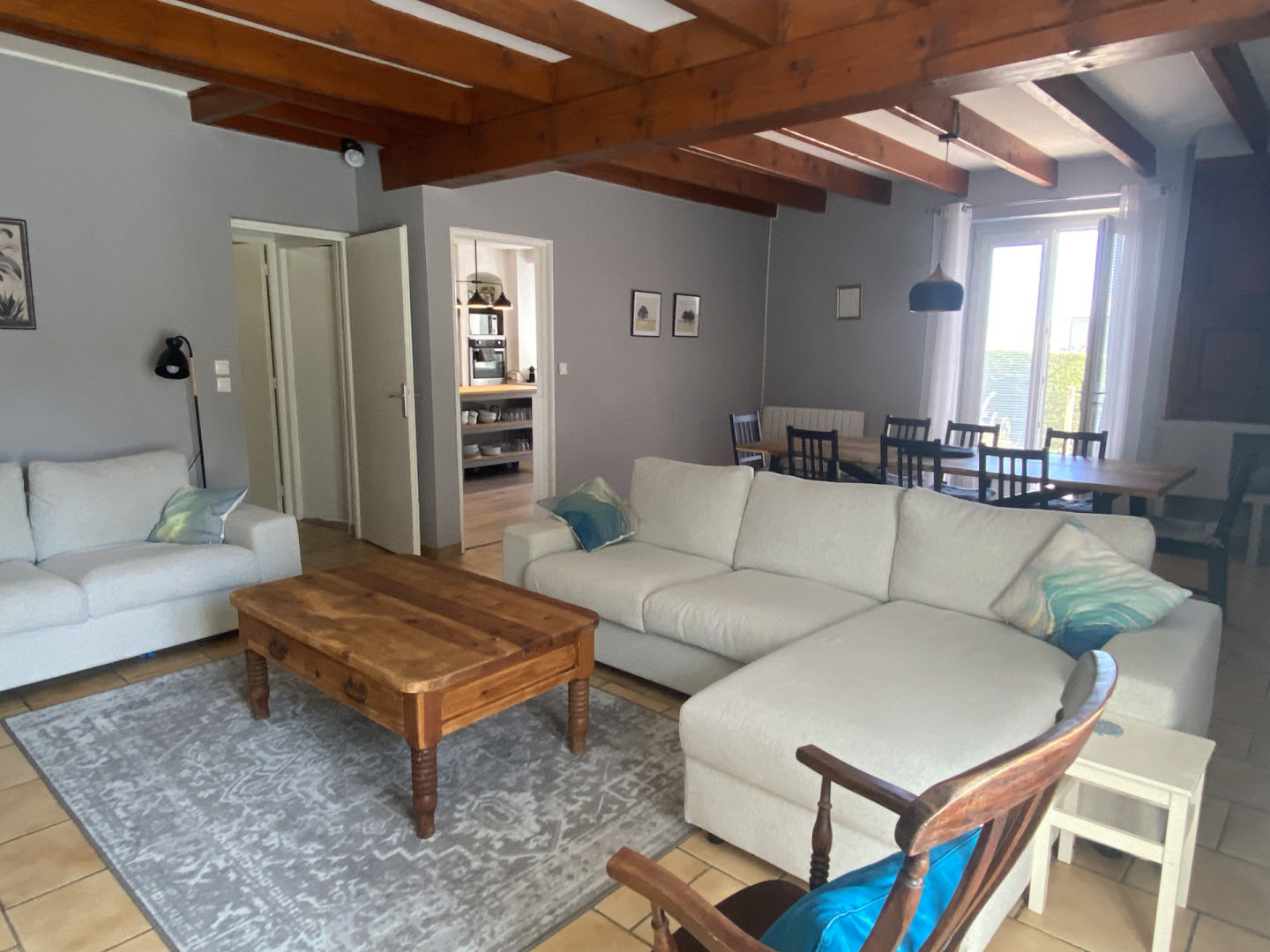 3-bedroom House In Saint-romain, France (130 M²)