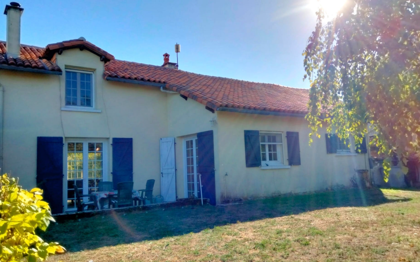 4-bedroom Country House In Usson-du-poitou, France (171 M²)