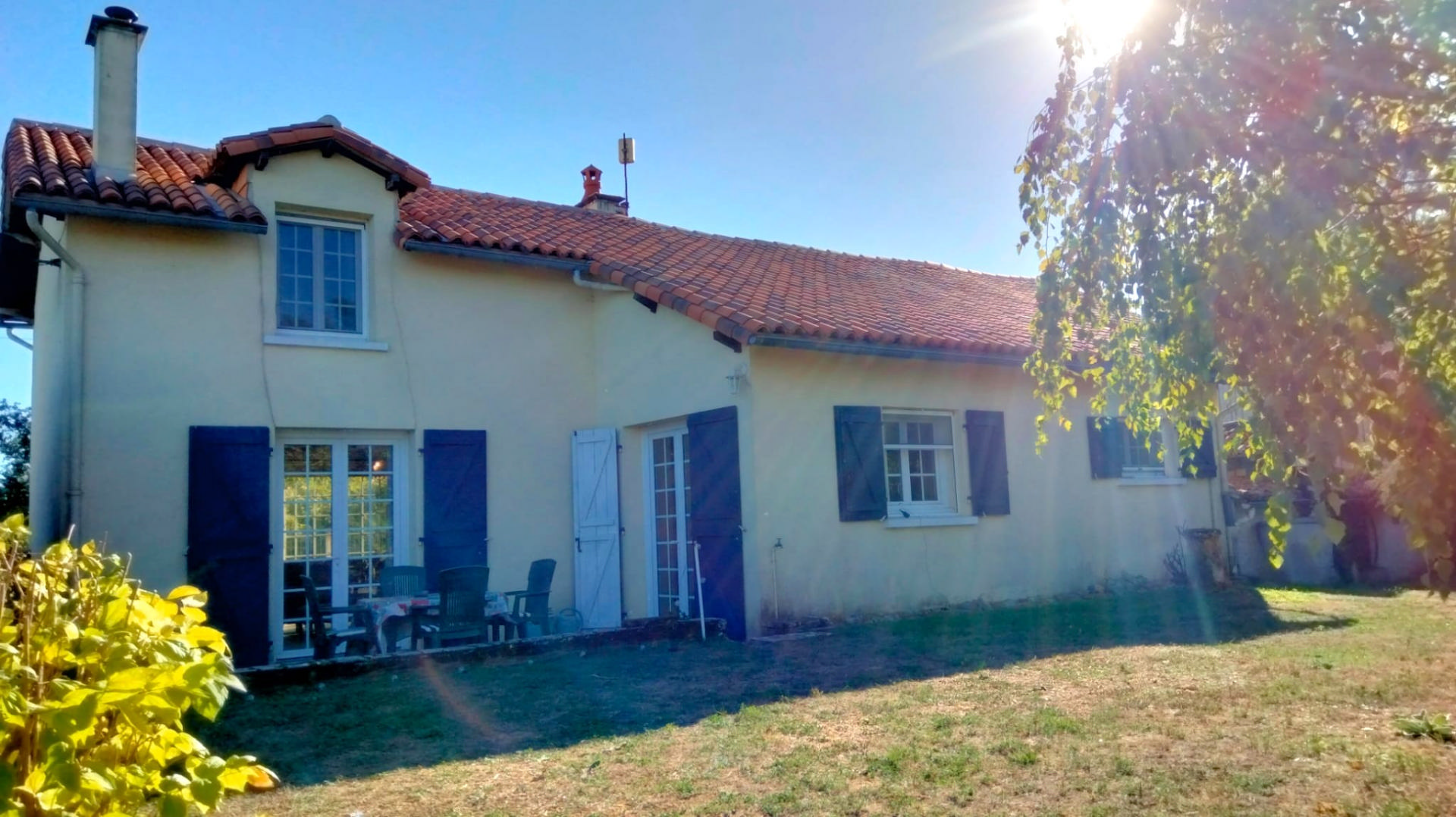 4-bedroom Country House In Usson-du-poitou, France (171 M²)