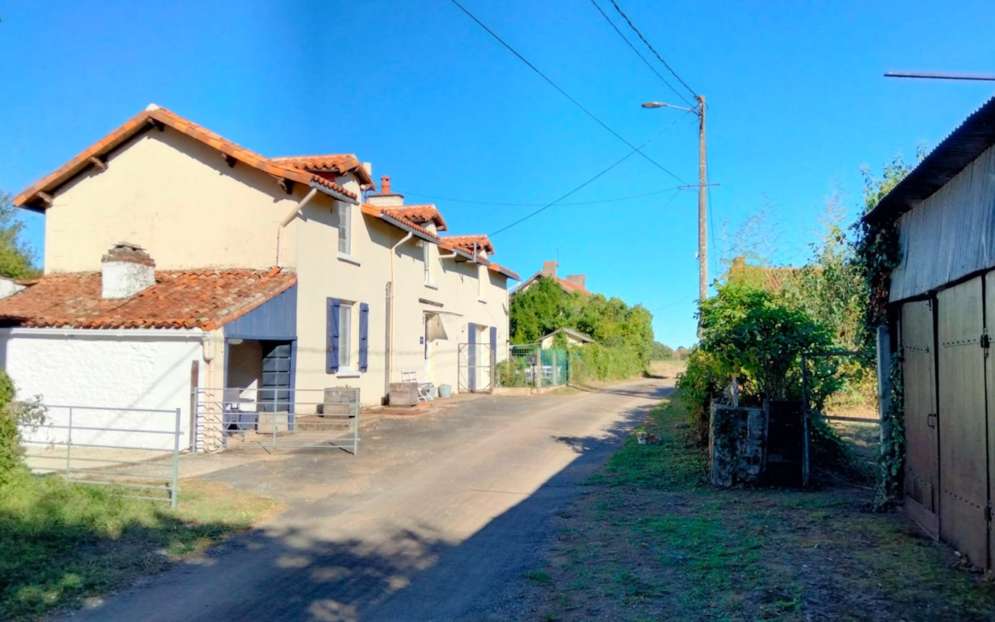 4-bedroom Country House In Usson-du-poitou, France (171 M²)