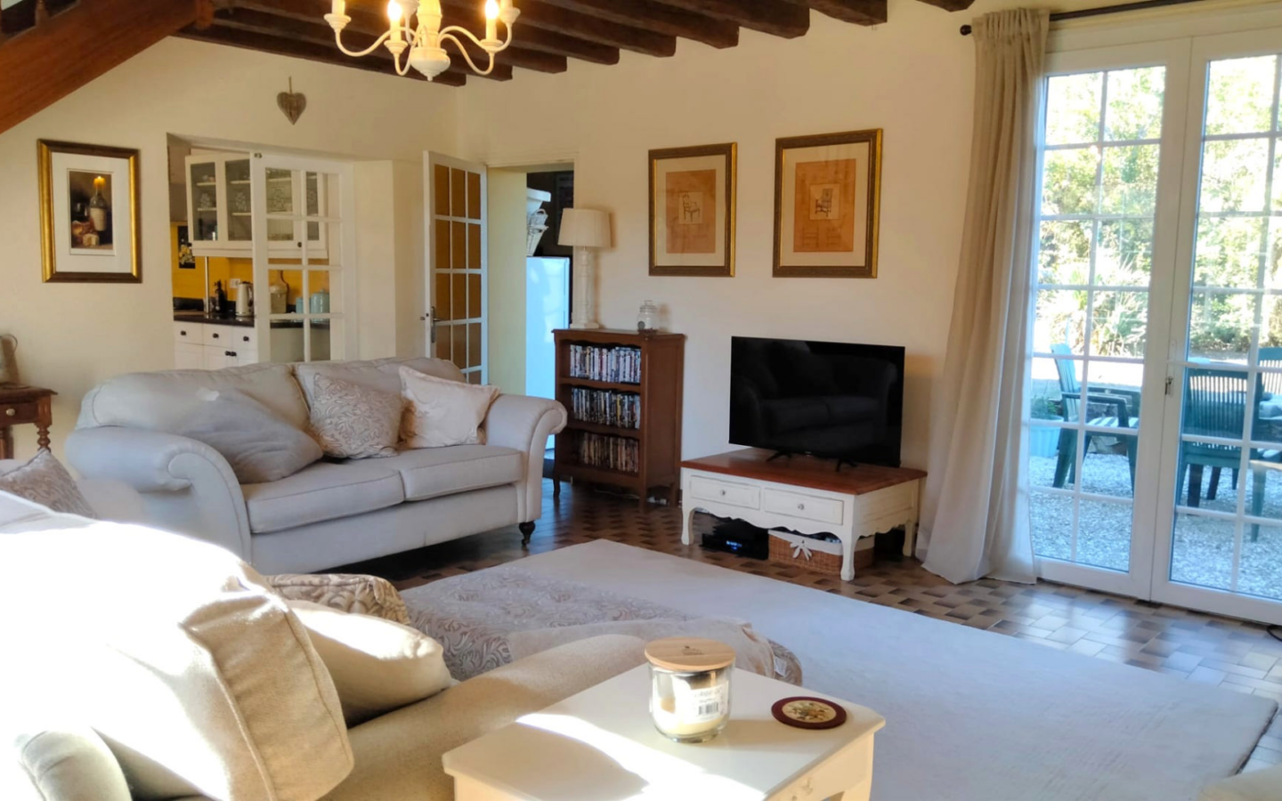 4-bedroom Country House In Usson-du-poitou, France (171 M²)