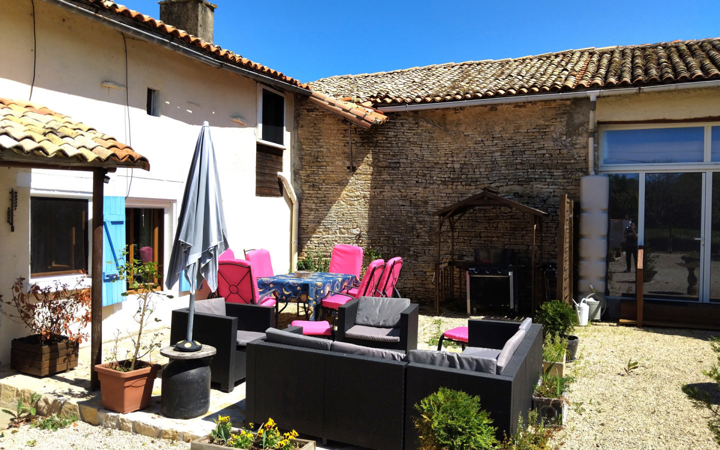 4-bedroom Country House In Messe, France (179 M²)