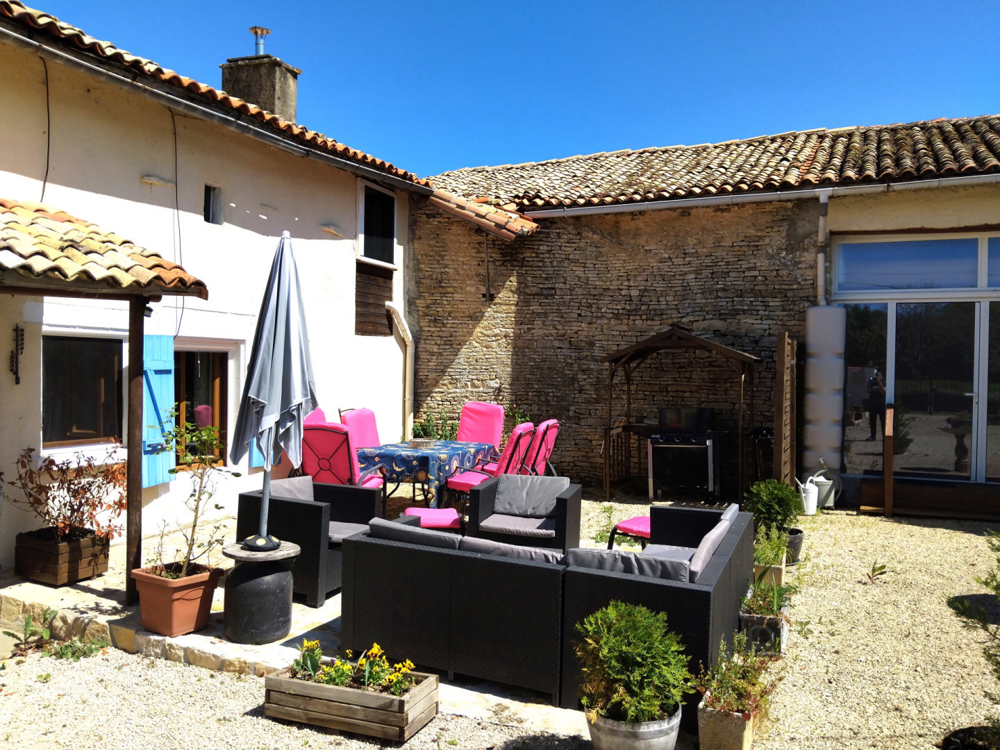 4-bedroom Country House In Messe, France (179 M²)