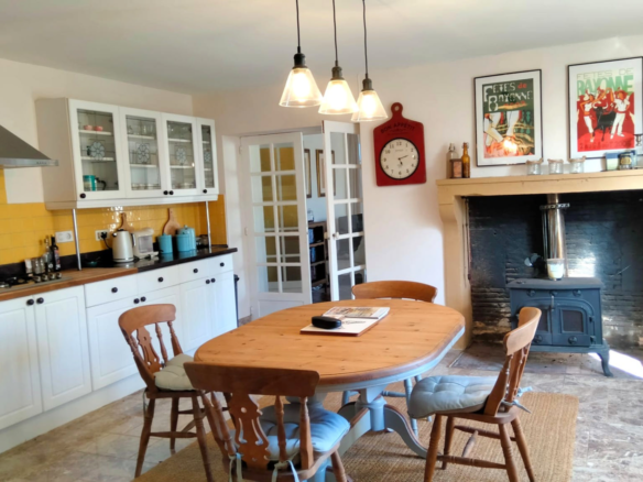 4-bedroom Country House In Usson-du-poitou, France (171 M²)