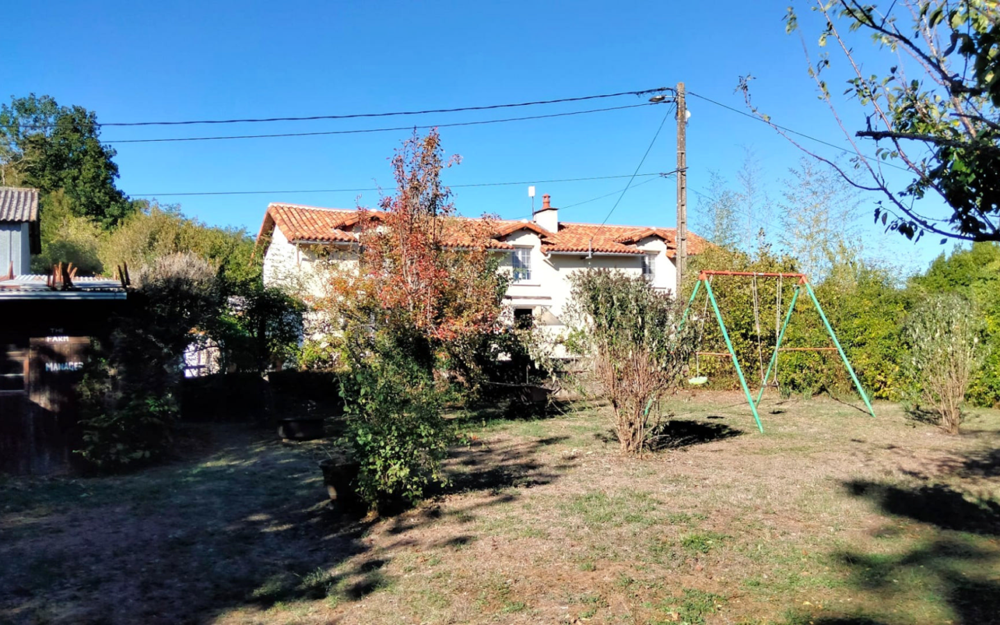 4-bedroom Country House In Usson-du-poitou, France (171 M²)