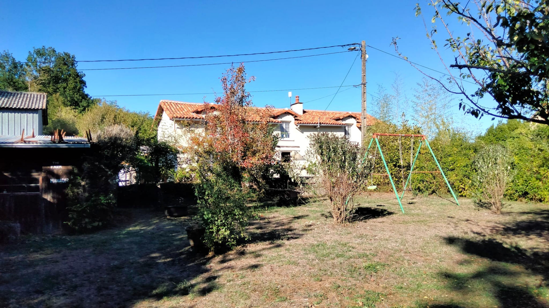 4-bedroom Country House In Usson-du-poitou, France (171 M²)