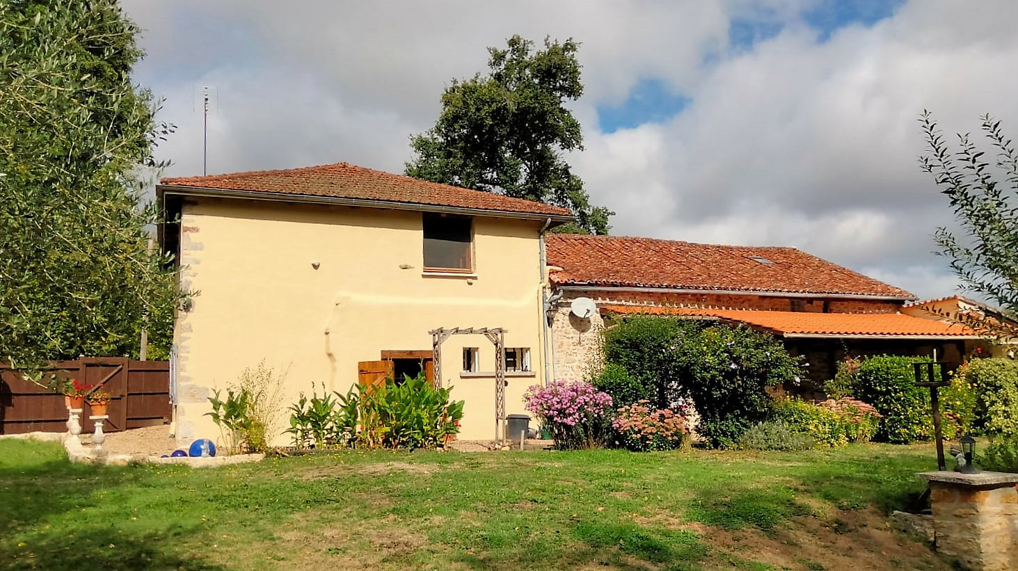 property_image_1ifedsvuus_20260920122030-8b625f 3-bedroom Country House In Roumazieres-loubert, France (170 M²)