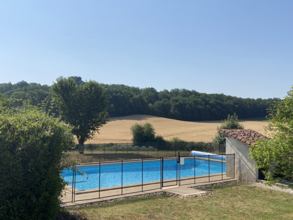 2-bedroom Country House In Pillac, France (60 M²)