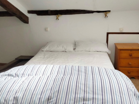 3-bedroom Country House In Roumazieres-loubert, France (170 M²)