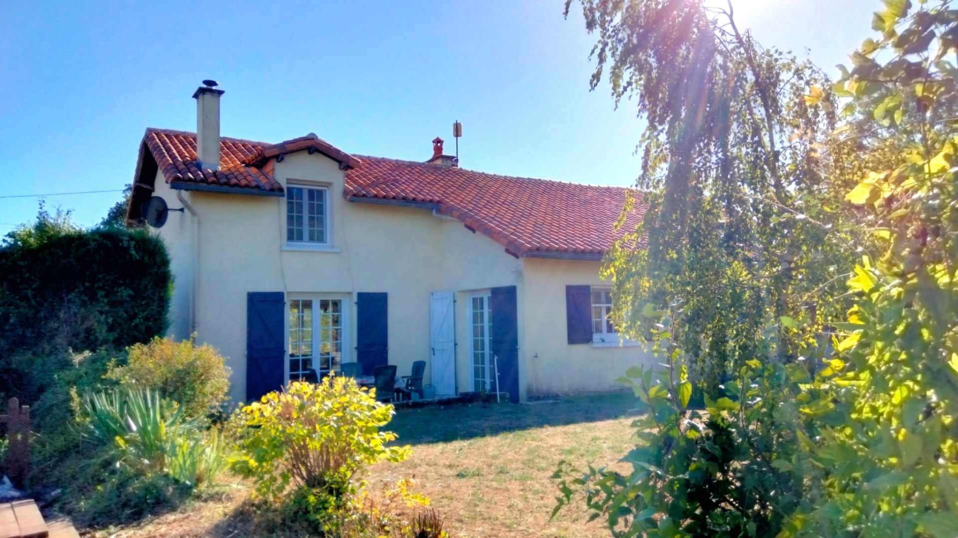 4-bedroom Country House In Usson-du-poitou, France (171 M²)