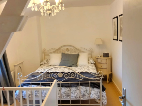 4-bedroom Country House In Usson-du-poitou, France (171 M²)