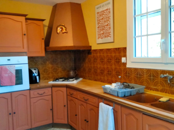 4-bedroom Country House In Usson-du-poitou, France (171 M²)