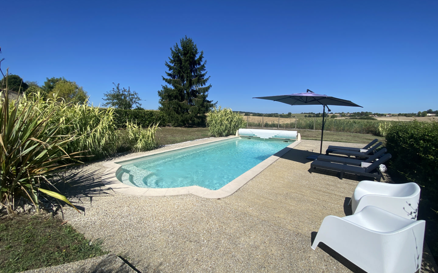 3-bedroom House In Saint-romain, France (130 M²)