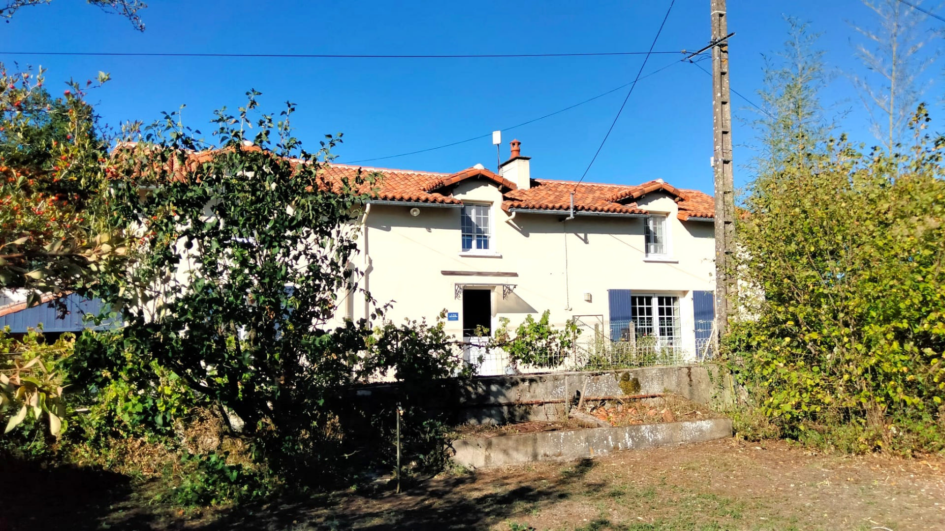 4-bedroom Country House In Usson-du-poitou, France (171 M²)