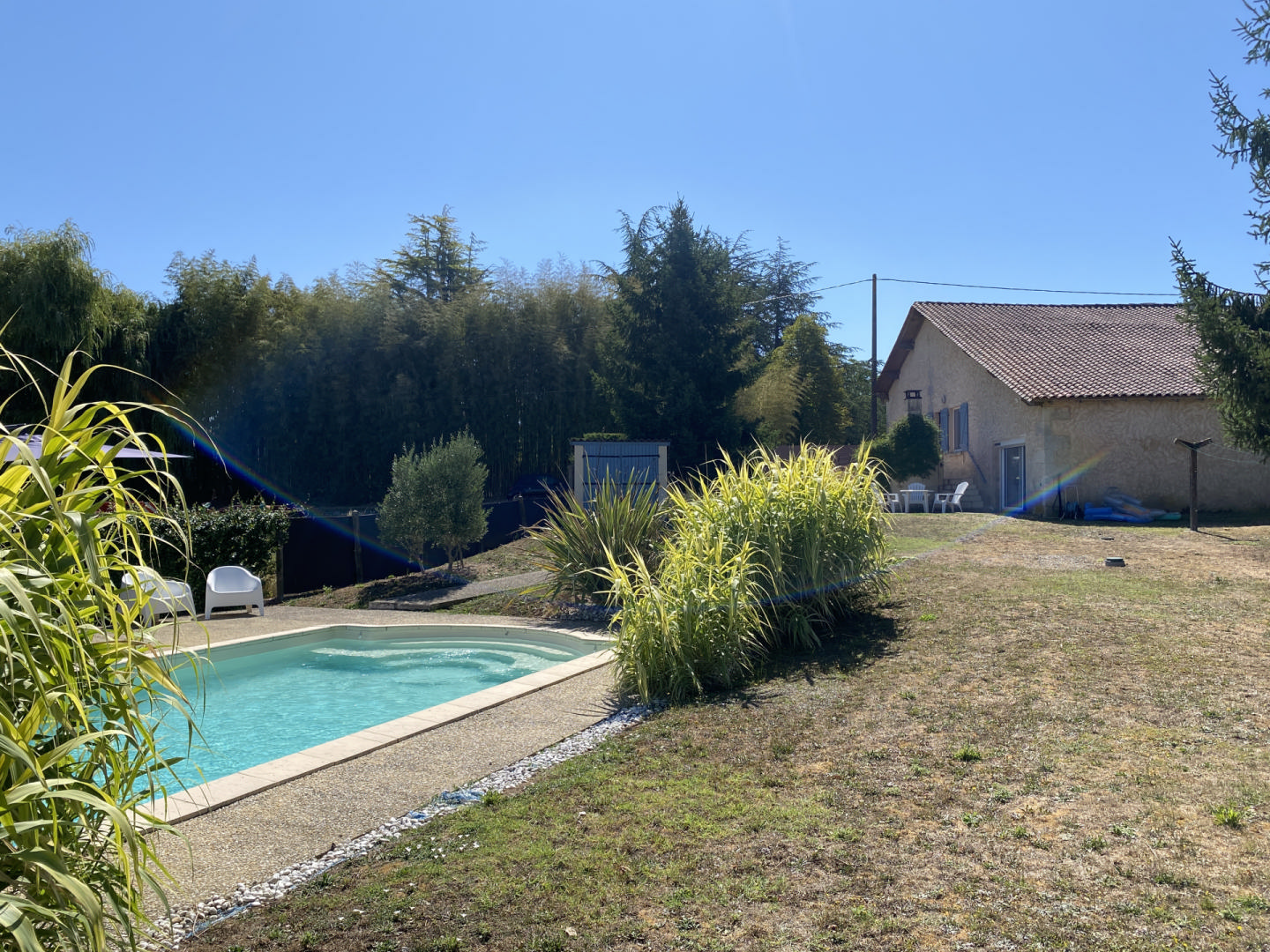 3-bedroom House In Saint-romain, France (130 M²)
