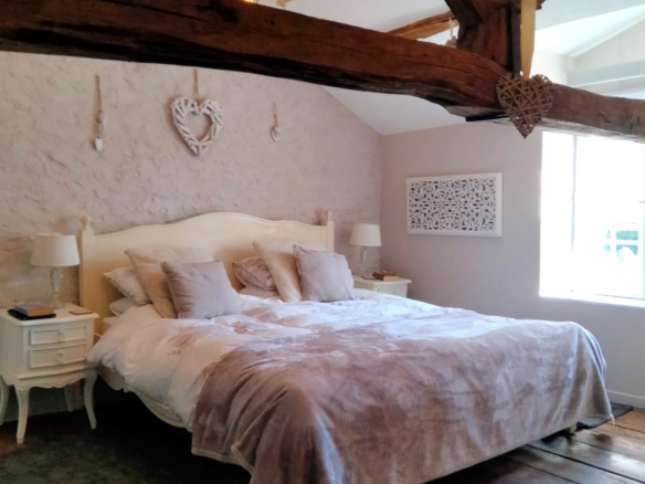 4-bedroom Country House In Usson-du-poitou, France (171 M²)