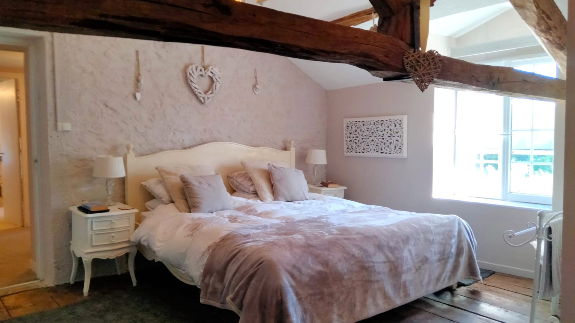 4-bedroom Country House In Usson-du-poitou, France (171 M²)