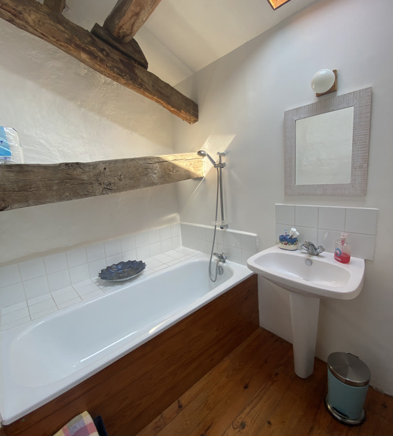 2-bedroom Country House In Pillac, France (60 M²)