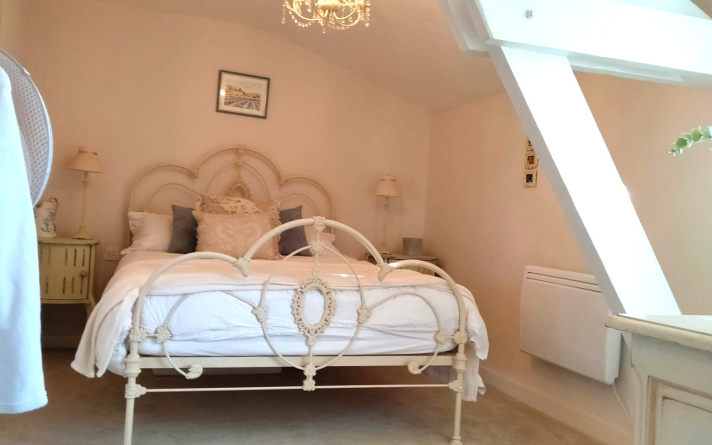 4-bedroom Country House In Usson-du-poitou, France (171 M²)