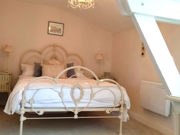 4-bedroom Country House In Usson-du-poitou, France (171 M²)