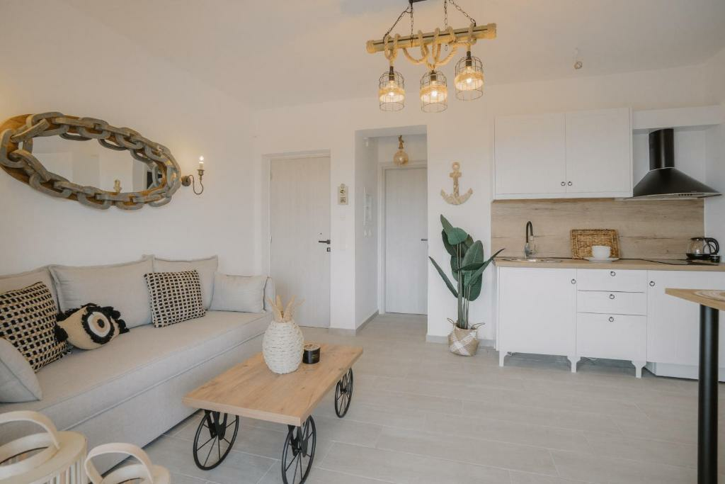 7-bedroom Maisonette In Karistos, Greece (236 M²)