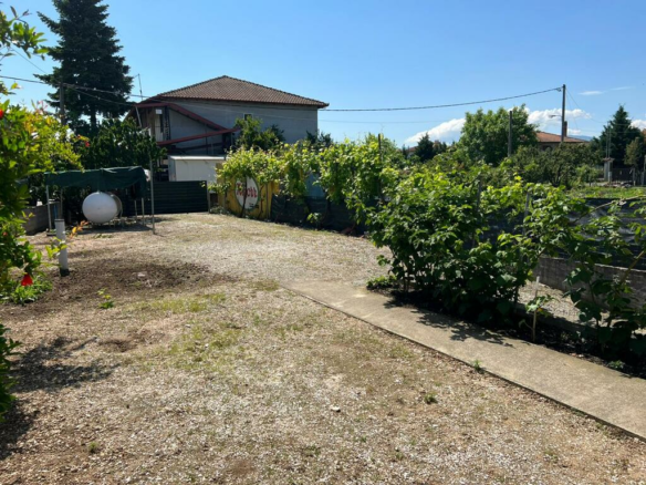 2-bedroom Detached House In Veroia, Greece (180 M²)