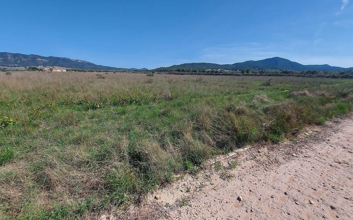 Land In Salinas, Spain (14.720 M² Plot)