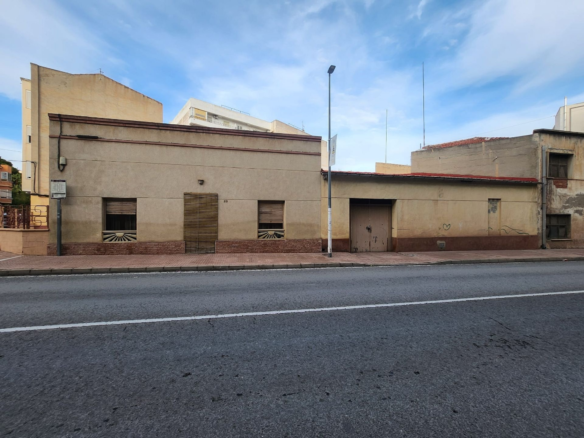 4-bedroom Townhouse In Monovar, Spain (183 M²)