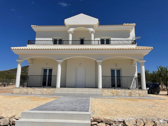 3-bedroom Detached Villa In Pinoso, Spain (150 M²)