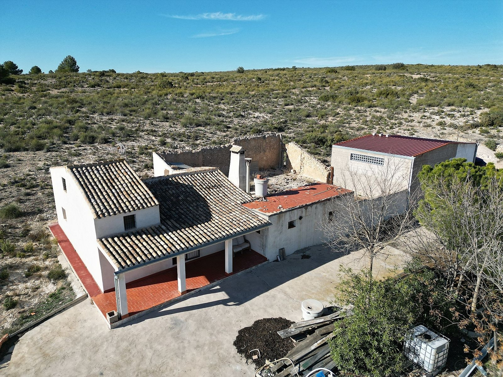 5-bedroom Country House In Caudete, Spain (161 M²)