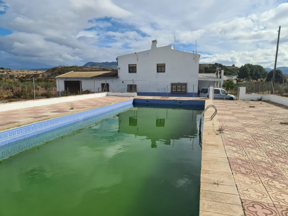 4-bedroom Country House In Sax, Spain (268 M²)