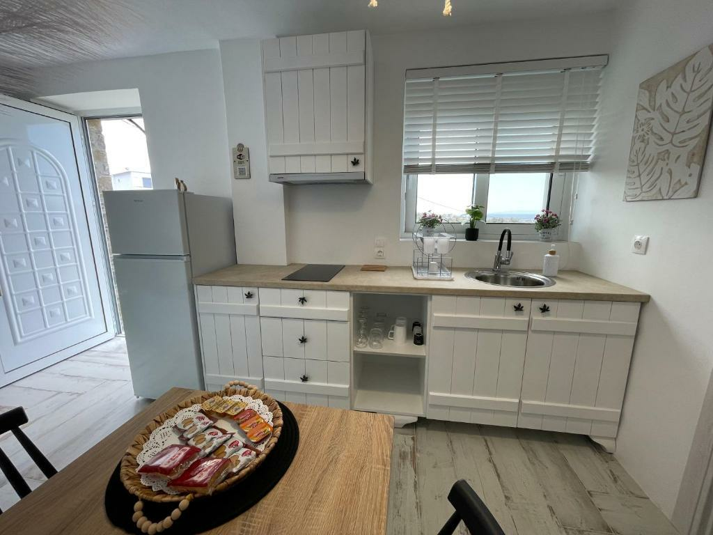 7-bedroom Maisonette In Karistos, Greece (236 M²)