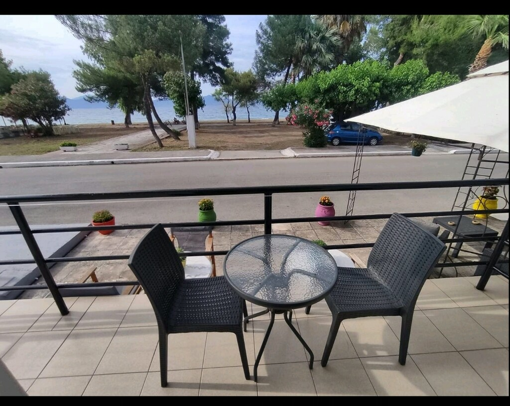 Commercial Property In Oreoi, Greece (551 M²)