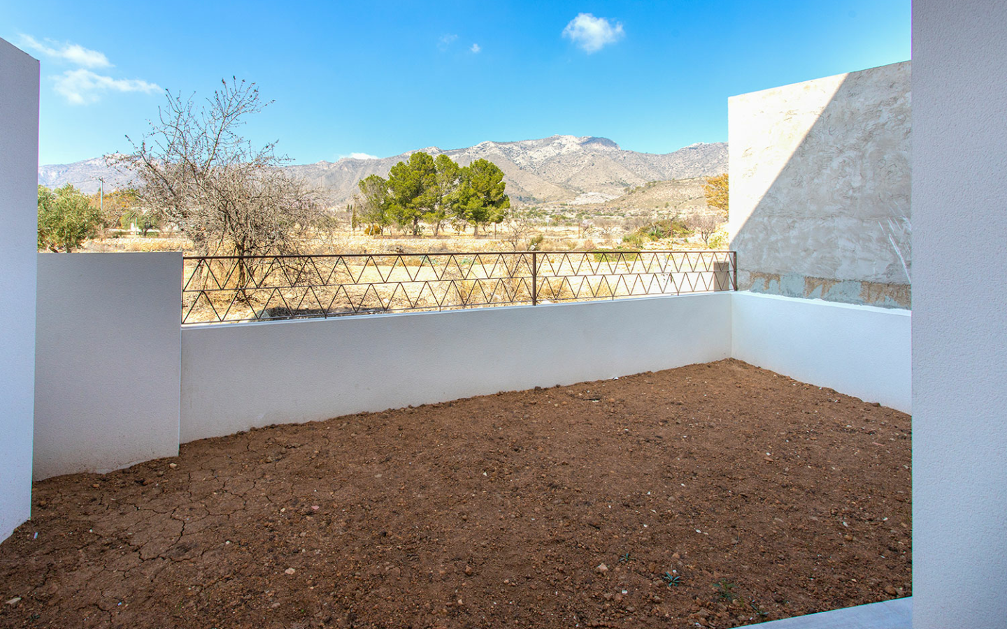 3-bedroom Bungalow In Hondón De Las Nieves, Spain (120 M²)