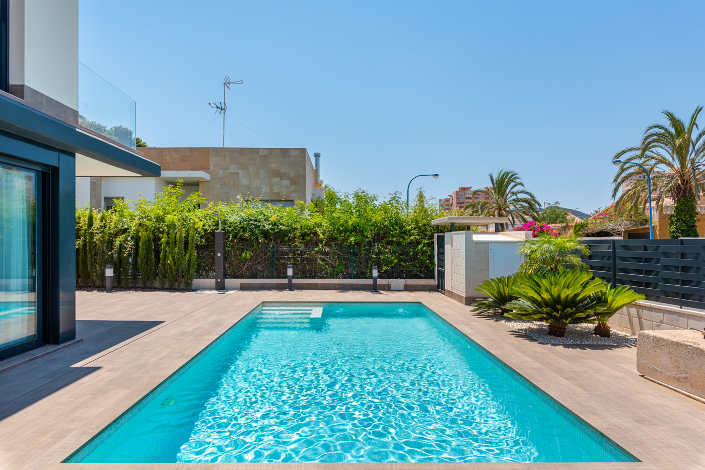 10-214e8f 3-bedroom Villa In Villajoyosa, Spain (103 M²)