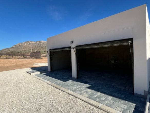 3-bedroom Villa In Hondón De Las Nieves, Spain (168 M²)