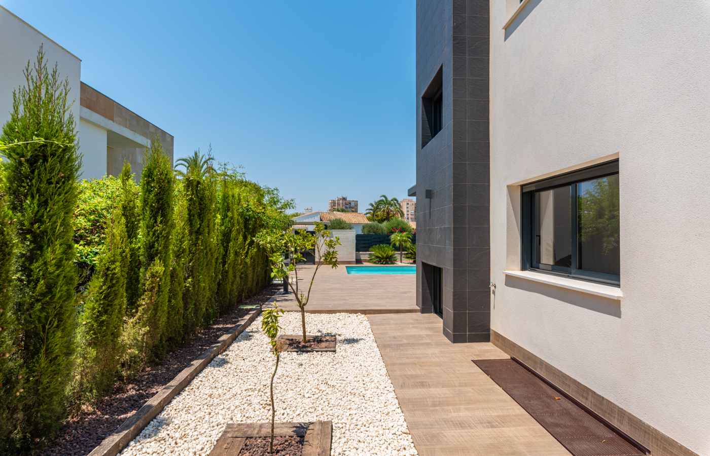 3-bedroom Villa In Villajoyosa, Spain (103 M²)