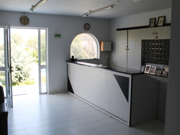 26-bedroom Hotel In Rhodes, Greece (1.300 M²)