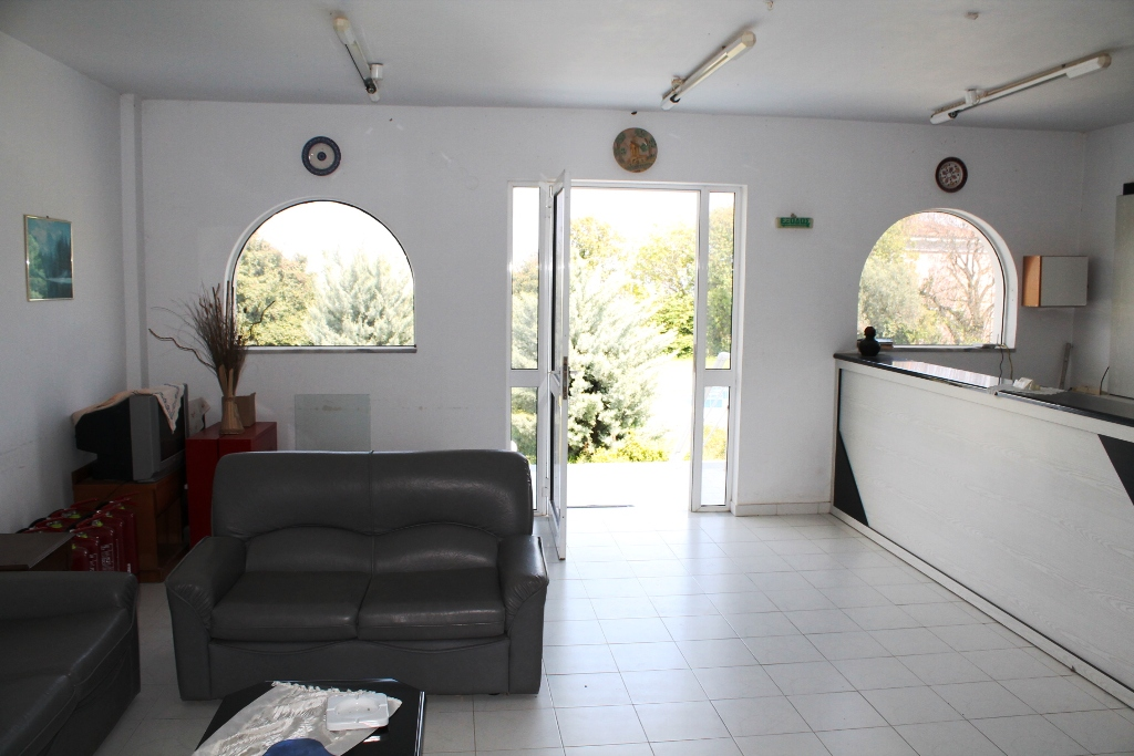 26-bedroom Hotel In Rhodes, Greece (1.300 M²)