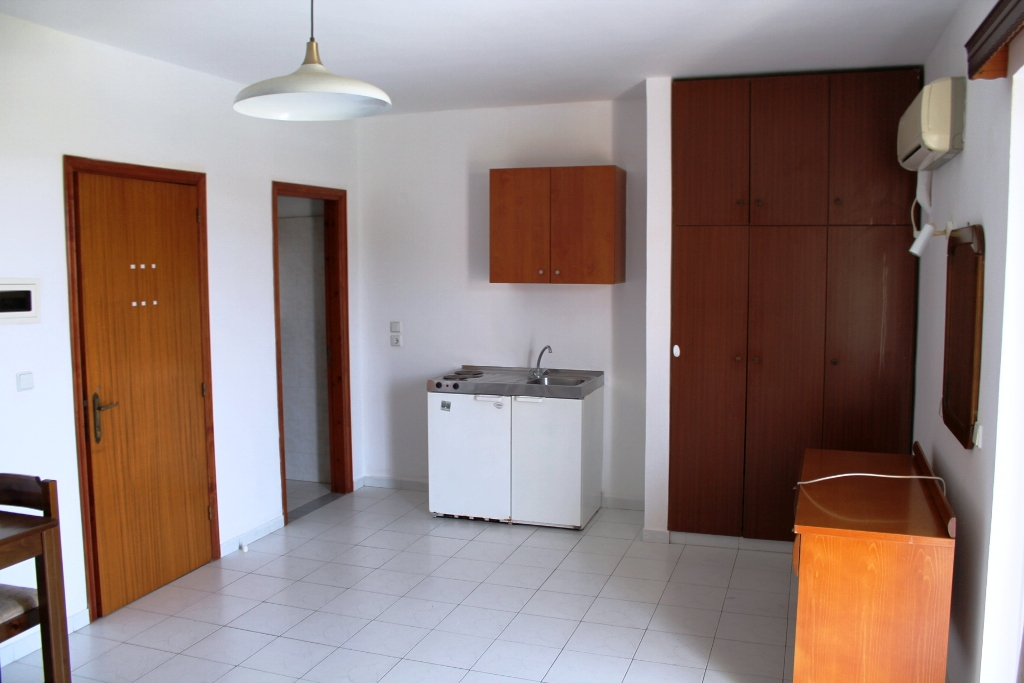 26-bedroom Hotel In Rhodes, Greece (1.300 M²)