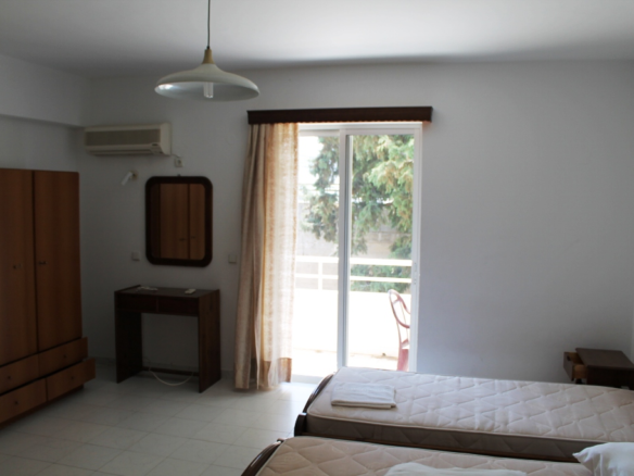 26-bedroom Hotel In Rhodes, Greece (1.300 M²)