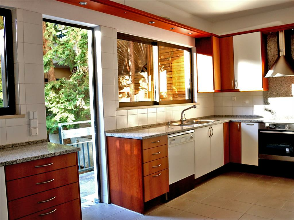 6-bedroom Detached House In Kifissia, Greece (405 M²)