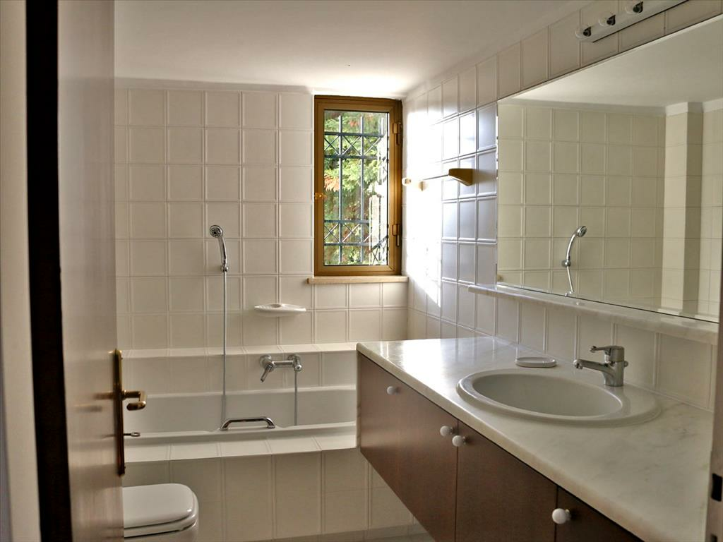 6-bedroom Detached House In Kifissia, Greece (405 M²)